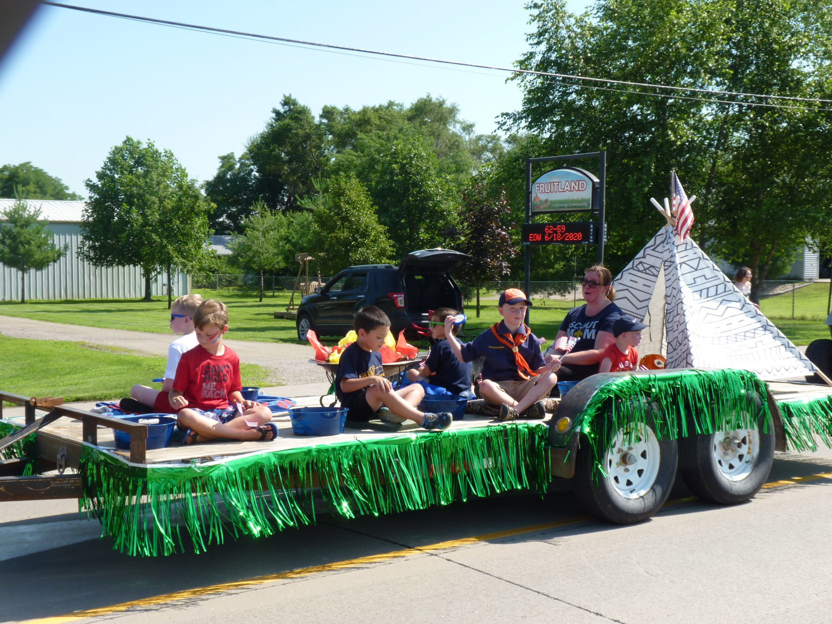 parade3